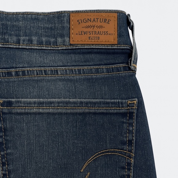 Levi Strauss Gold Skinny Jeans Sz 10 | Mid Rise | 30x30 | Classic Denim Fit - Picture 3 of 3